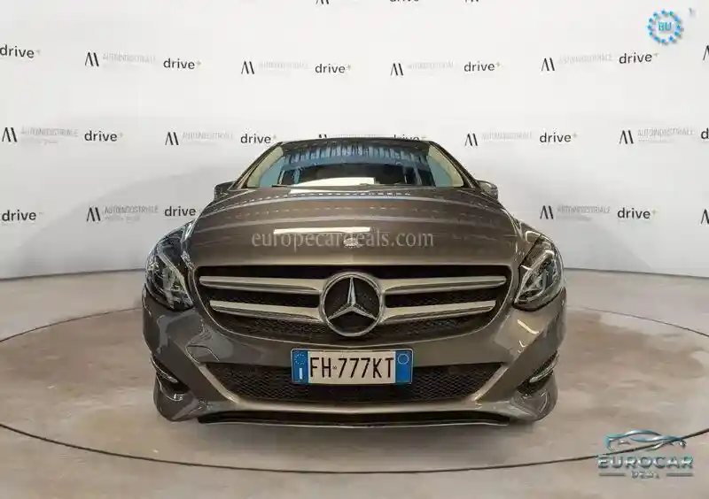 Mercedes-Benz B 200
