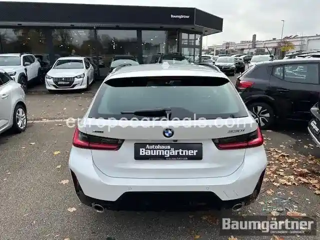 BMW 330