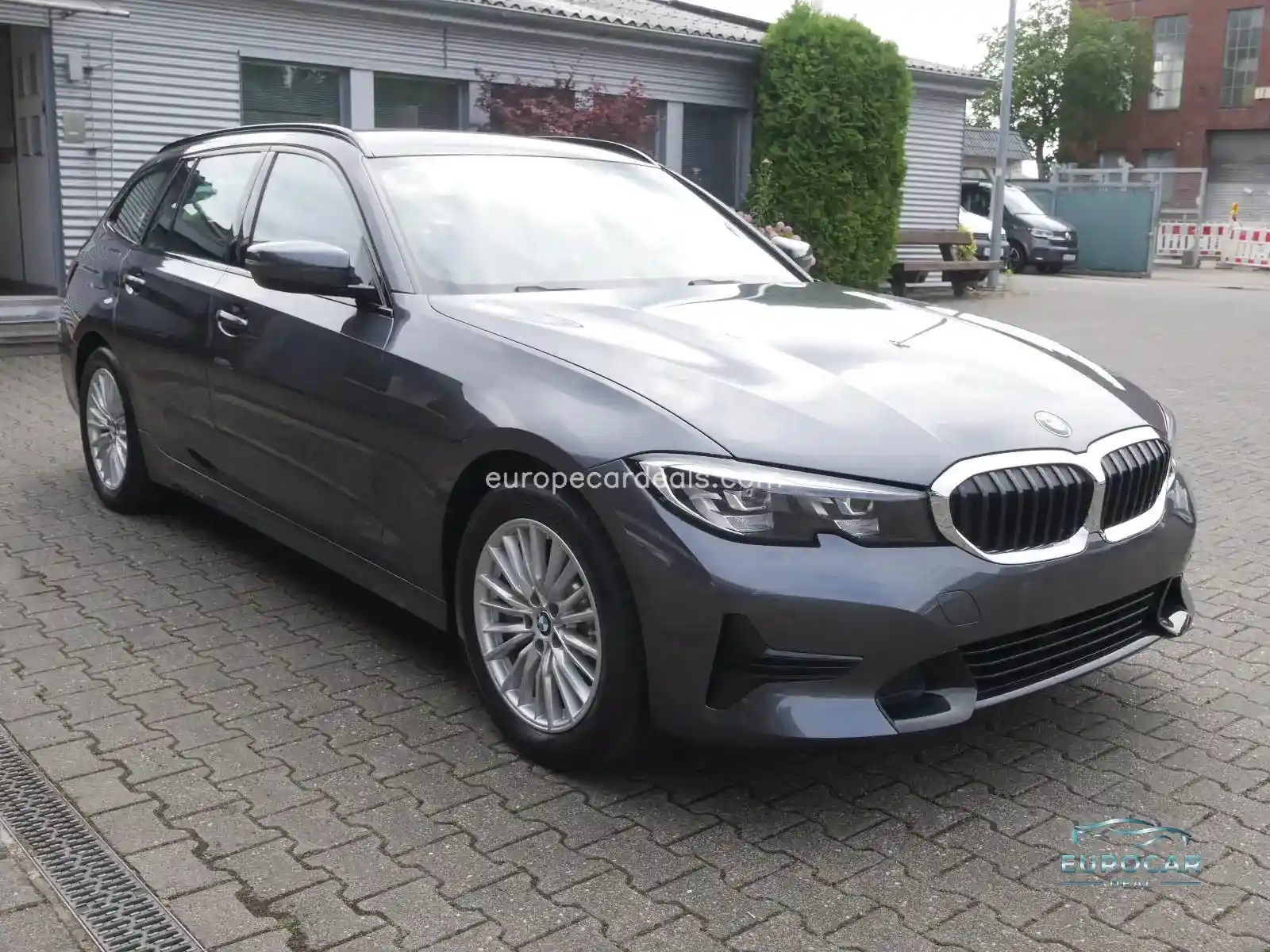 BMW 330