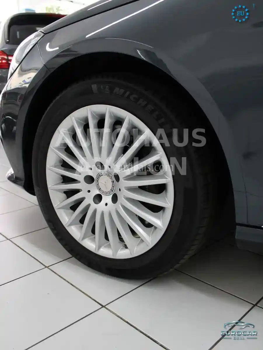 Mercedes-Benz E 400