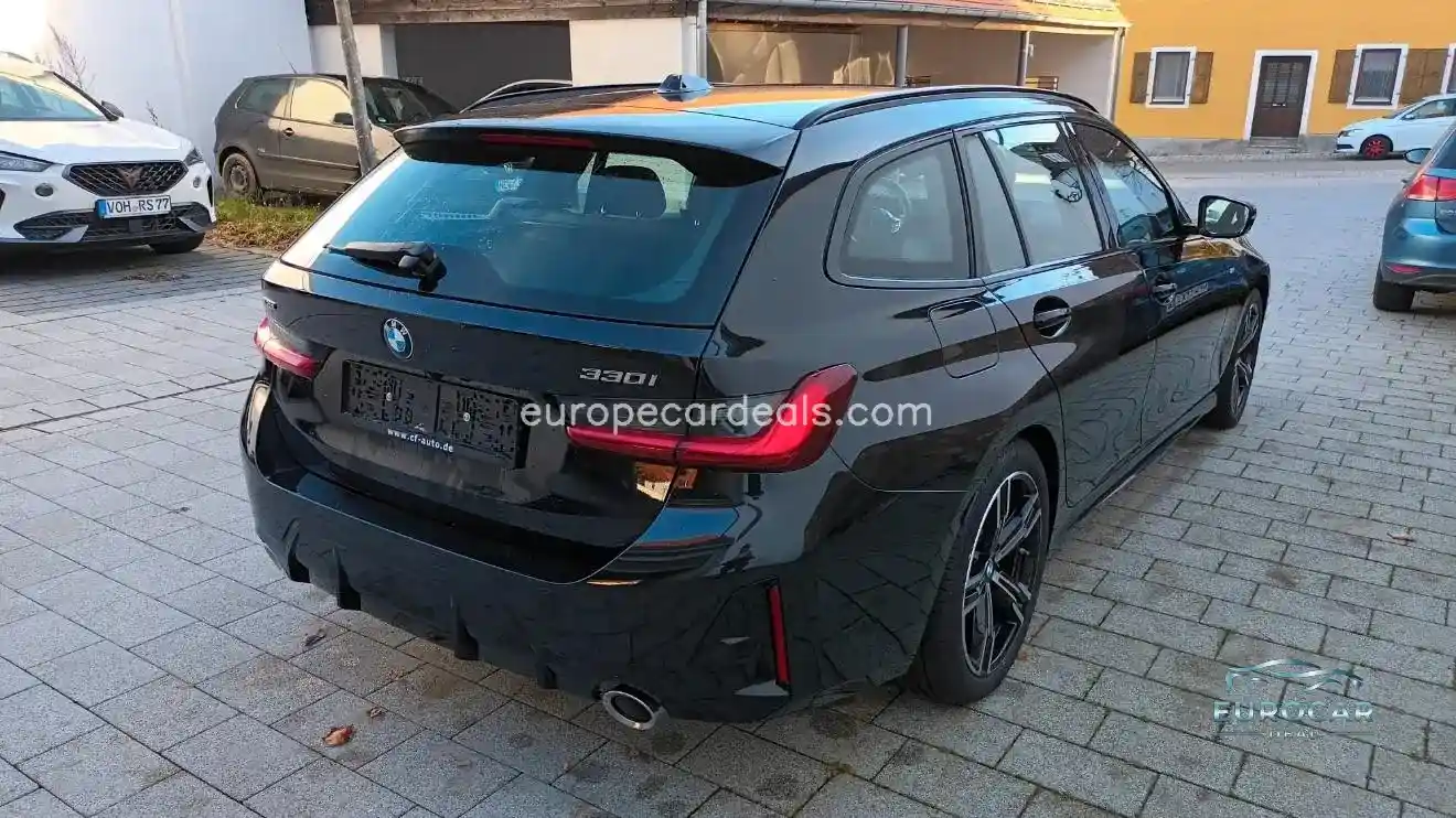 BMW 330