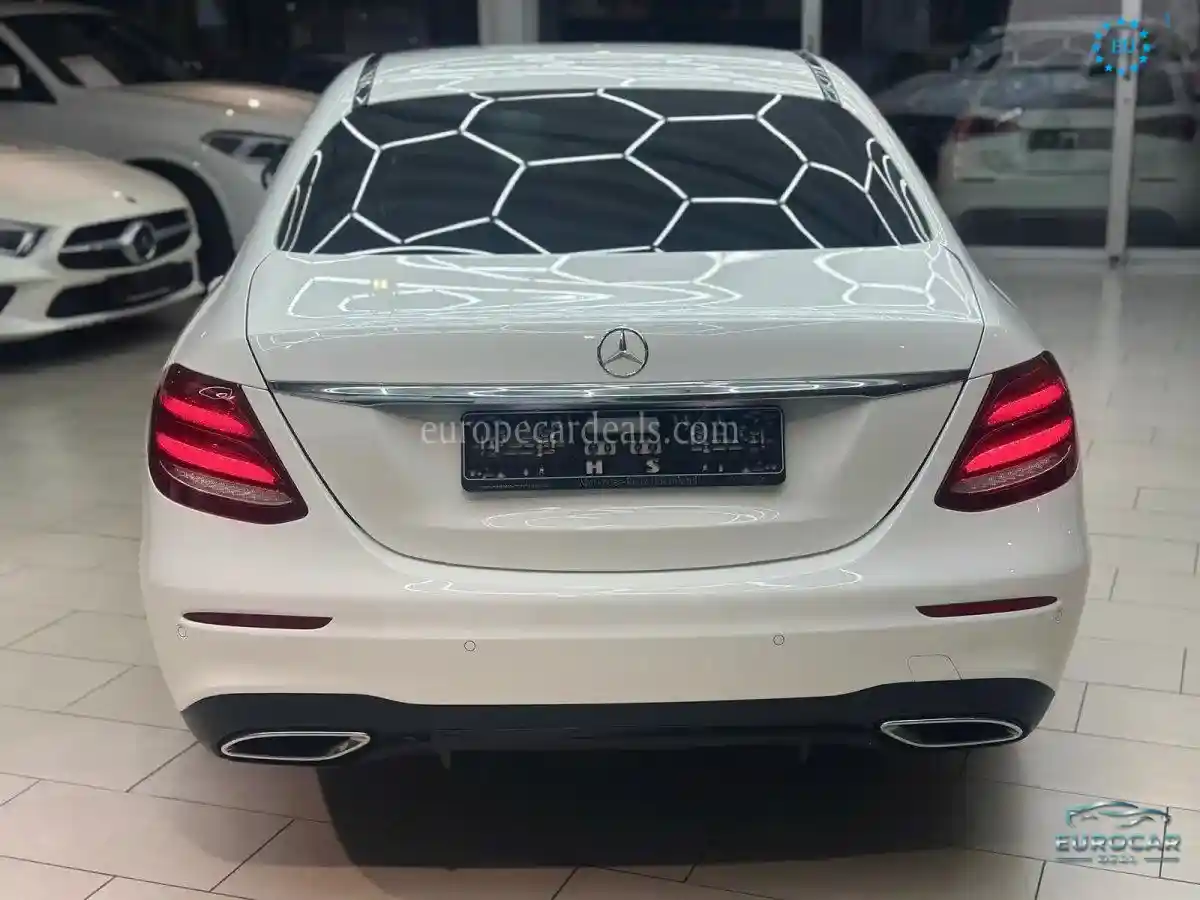 Mercedes-Benz E 220