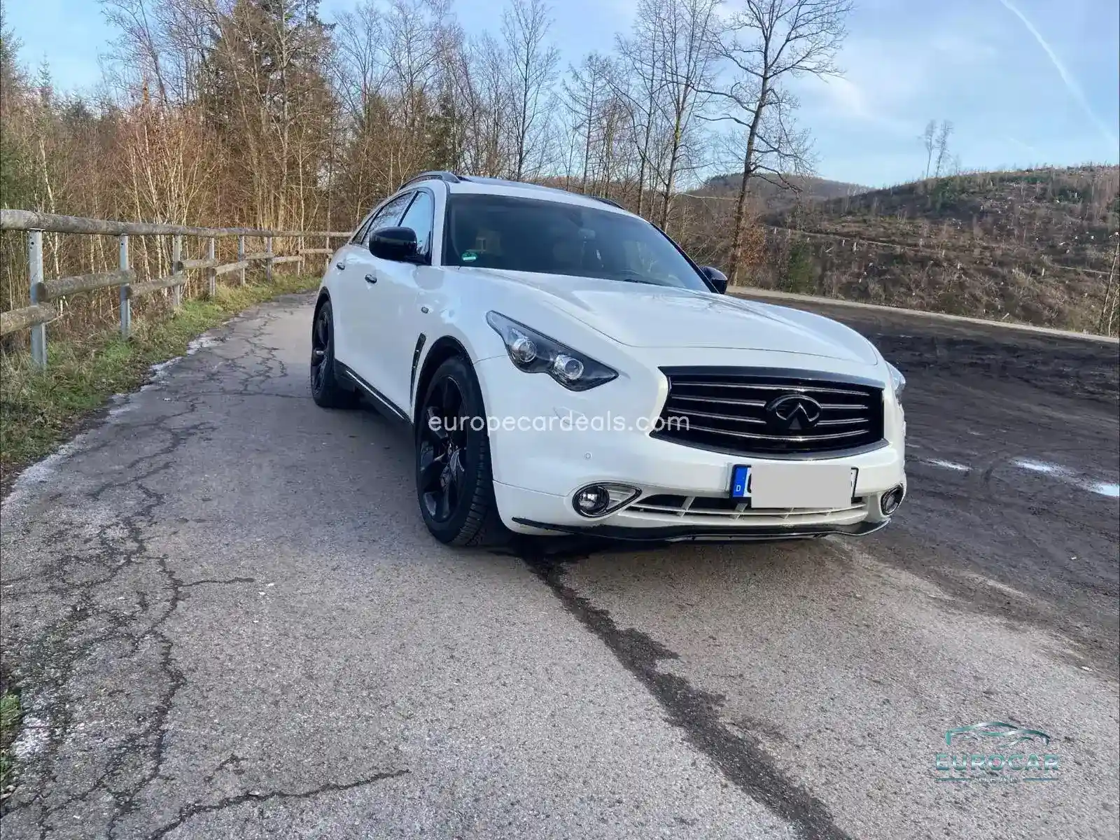 Infiniti QX70
