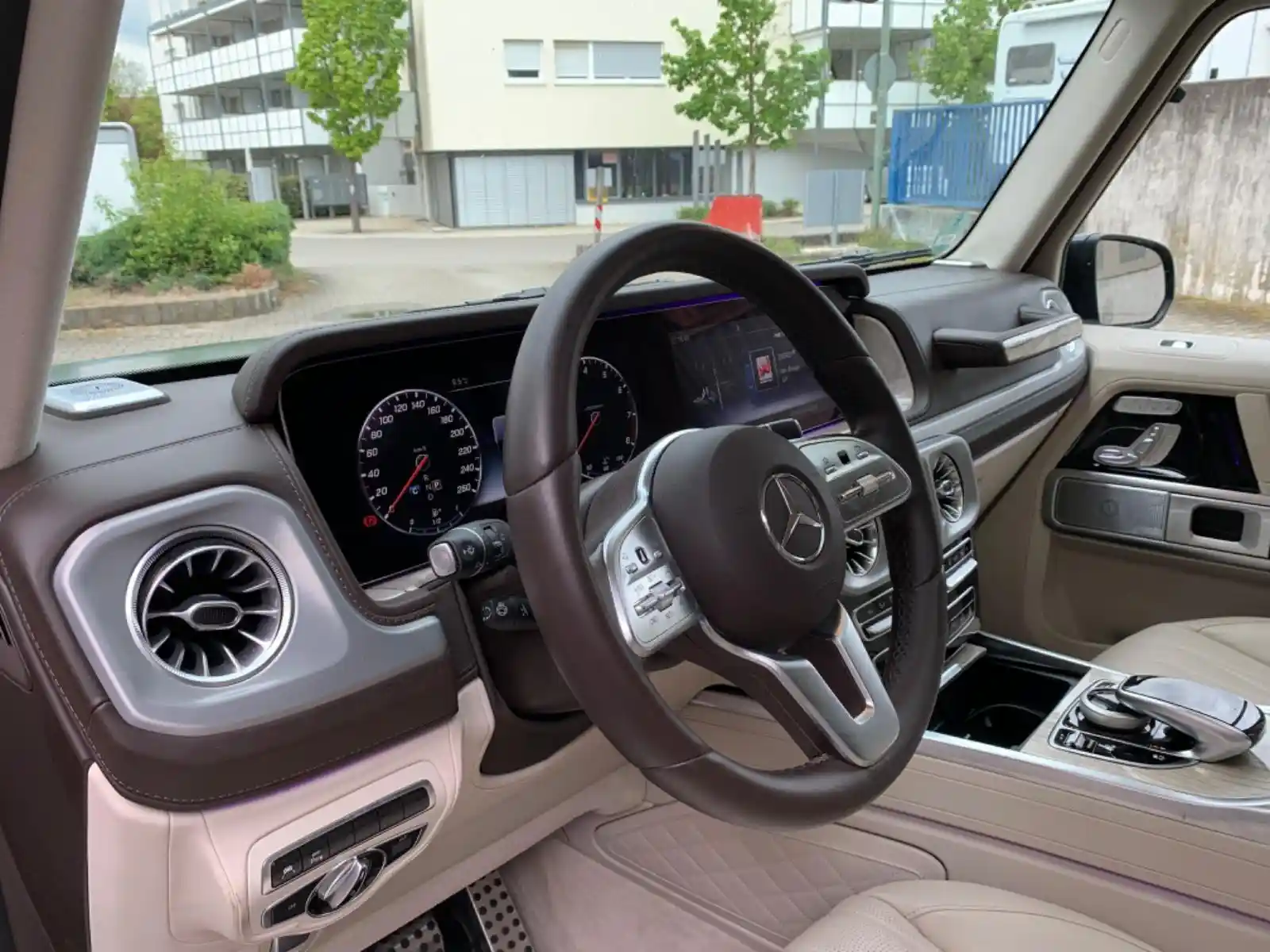 Mercedes-Benz G 500