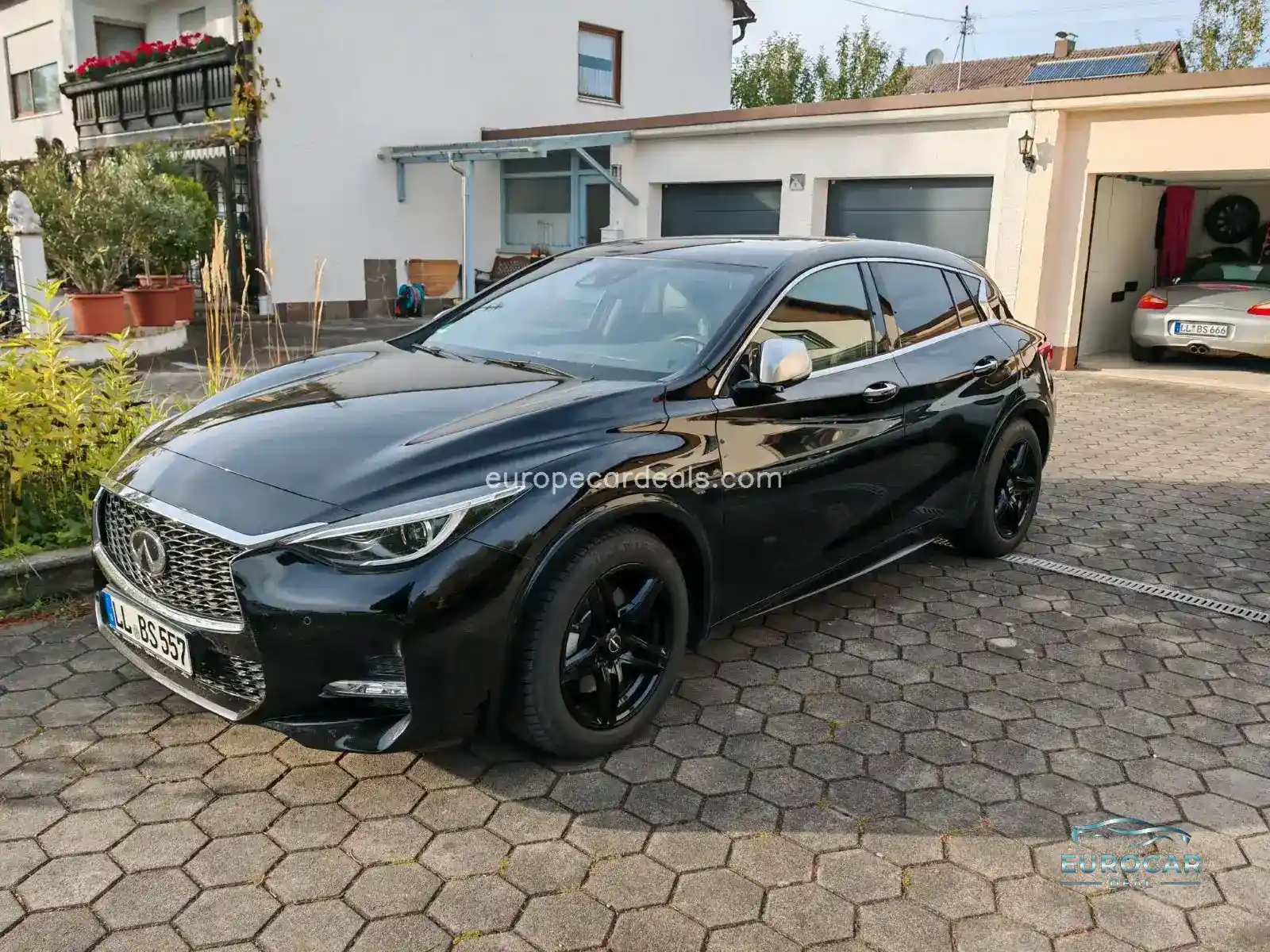 Infiniti Q30