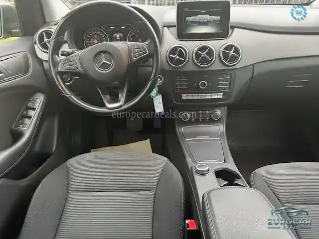 Mercedes-Benz B 180