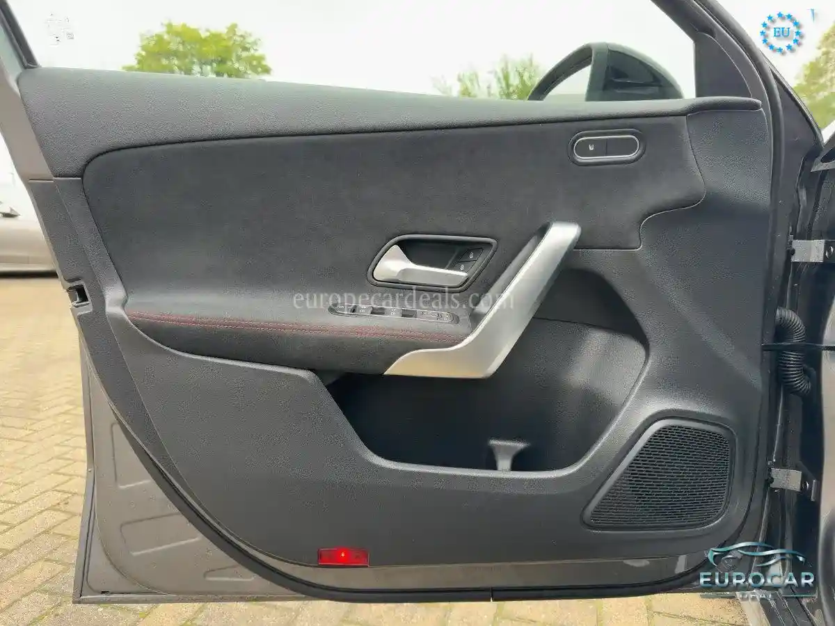 Mercedes-Benz A 220
