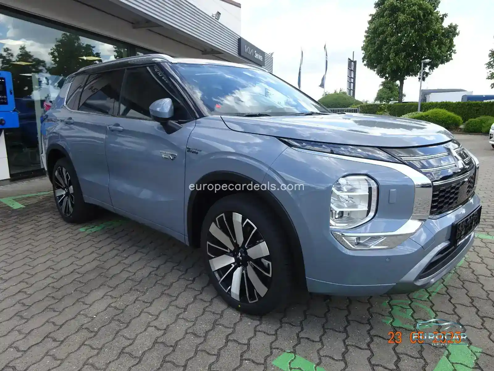 Mitsubishi Plug-in Hybrid Outlander