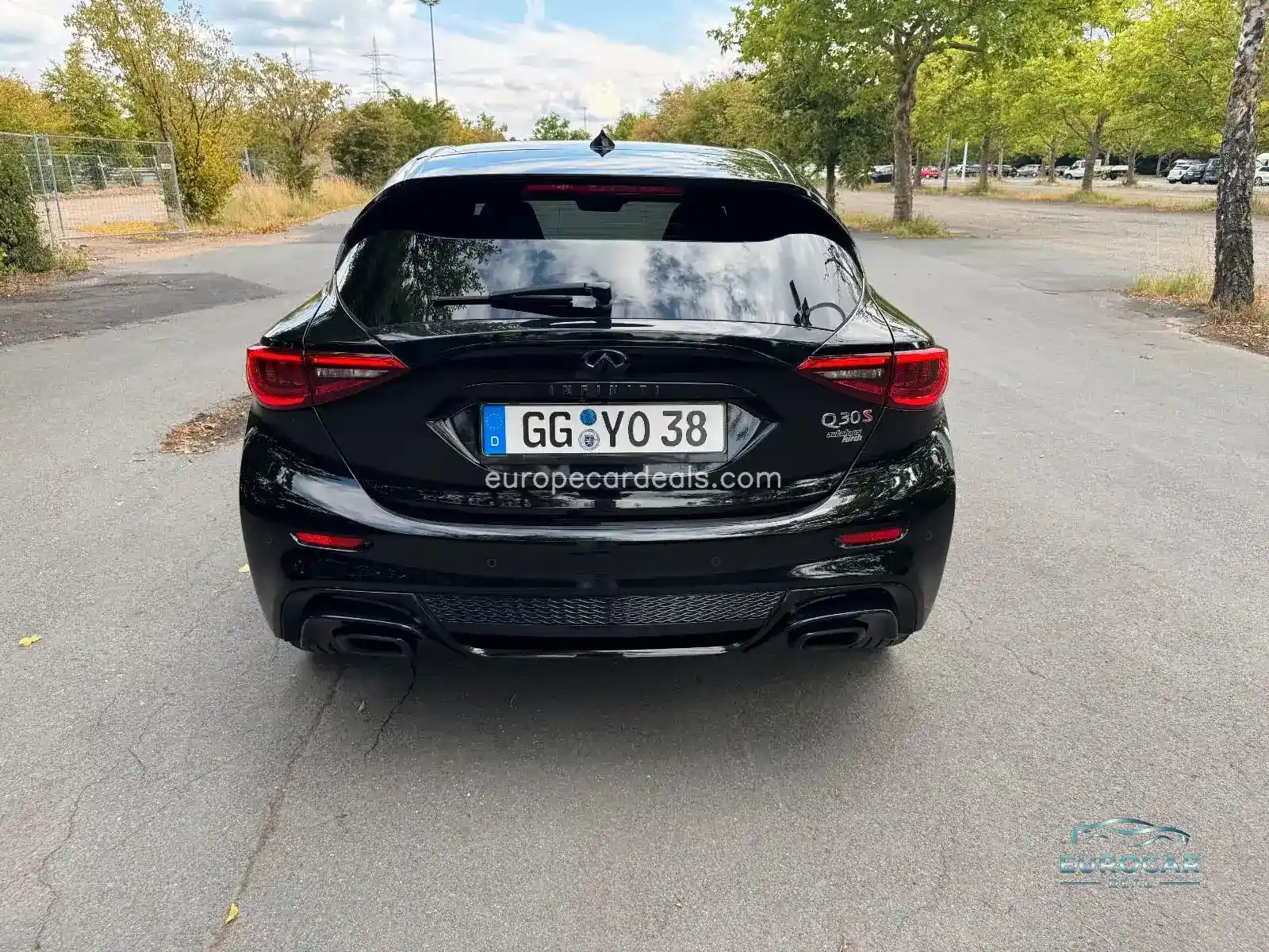 Infiniti Q30