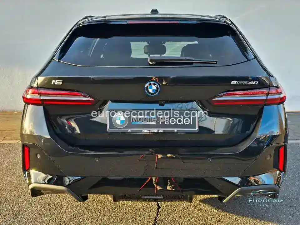 BMW i5