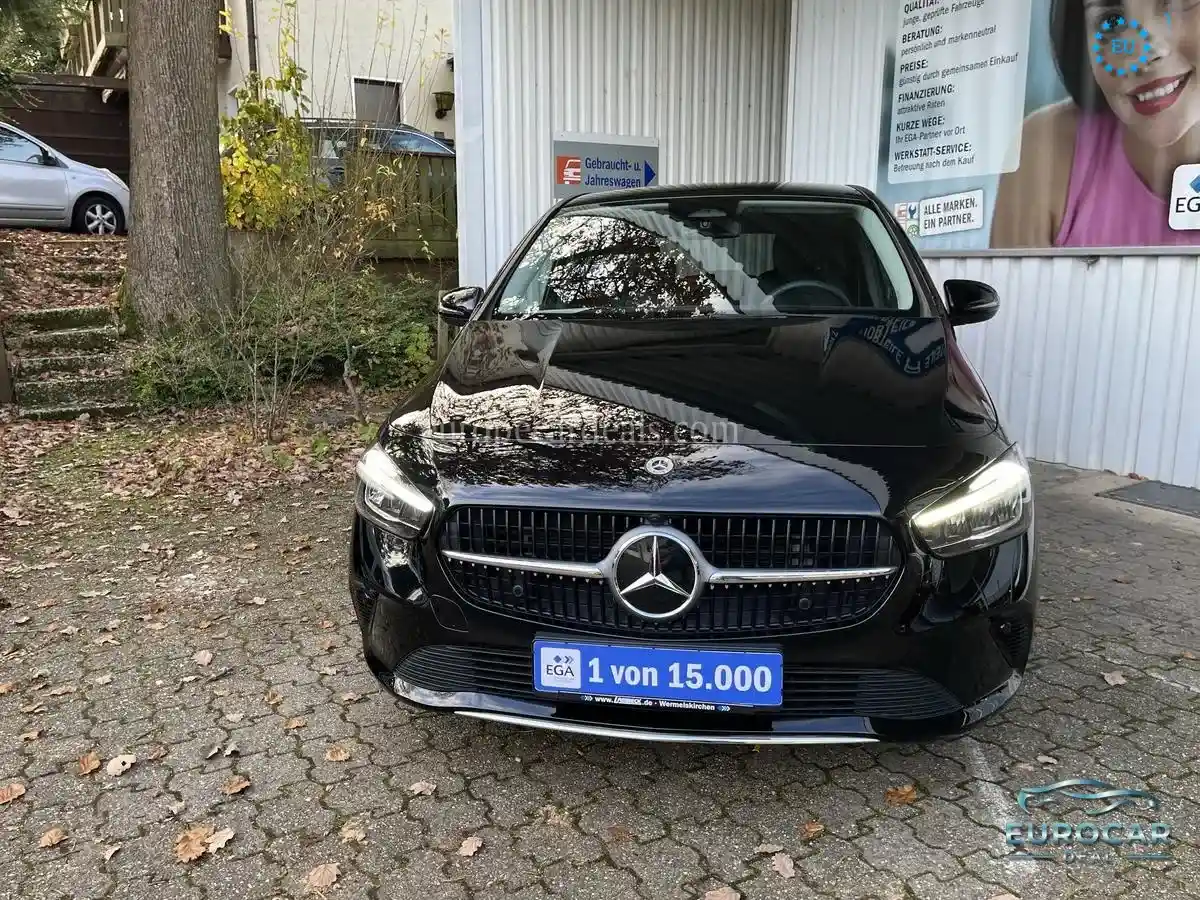Mercedes-Benz B 180