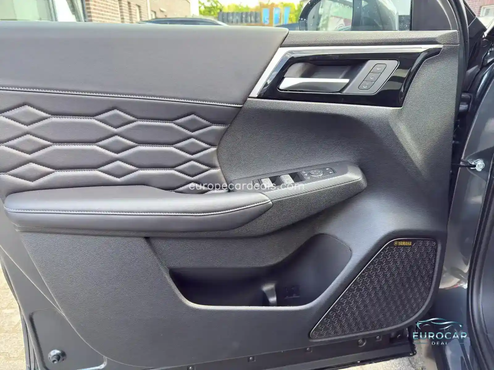 Mitsubishi Plug-in Hybrid Outlander