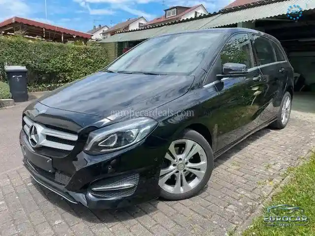 Mercedes-Benz B 180