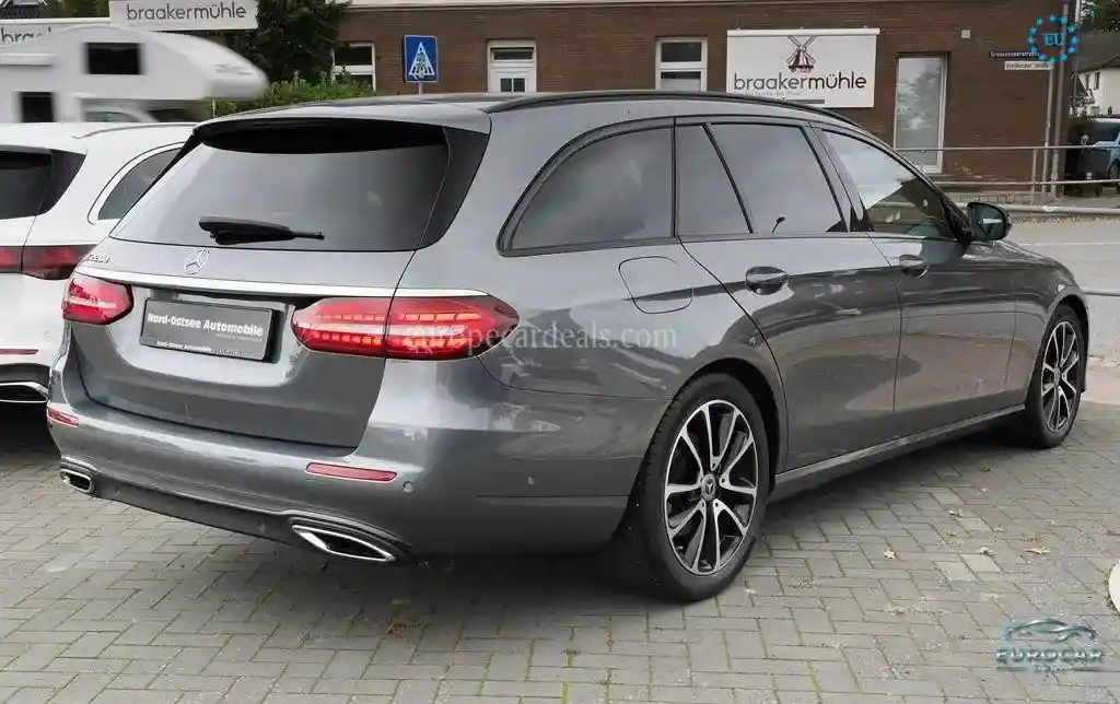 Mercedes-Benz E 220