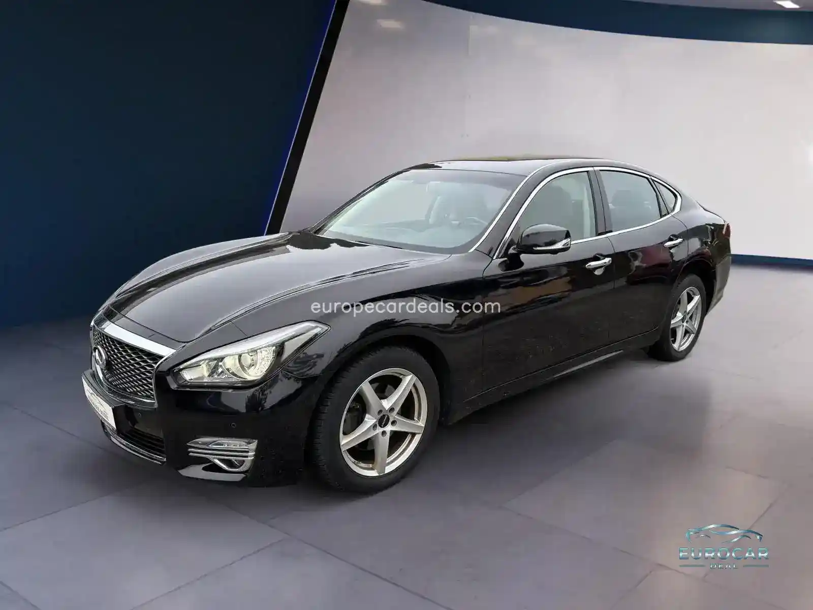 Infiniti Q70