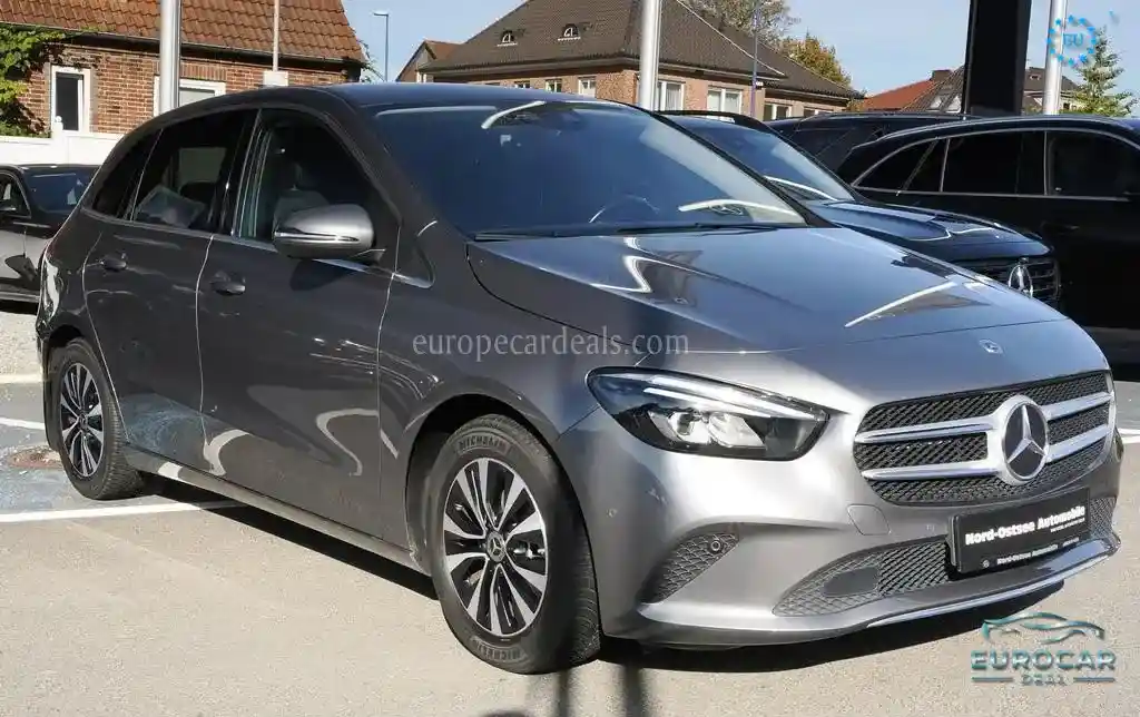 Mercedes-Benz B 180