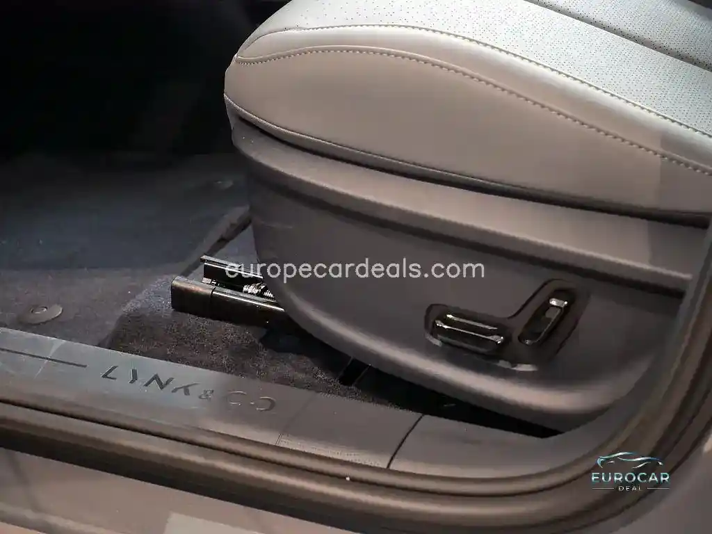 Lynk&Co 02