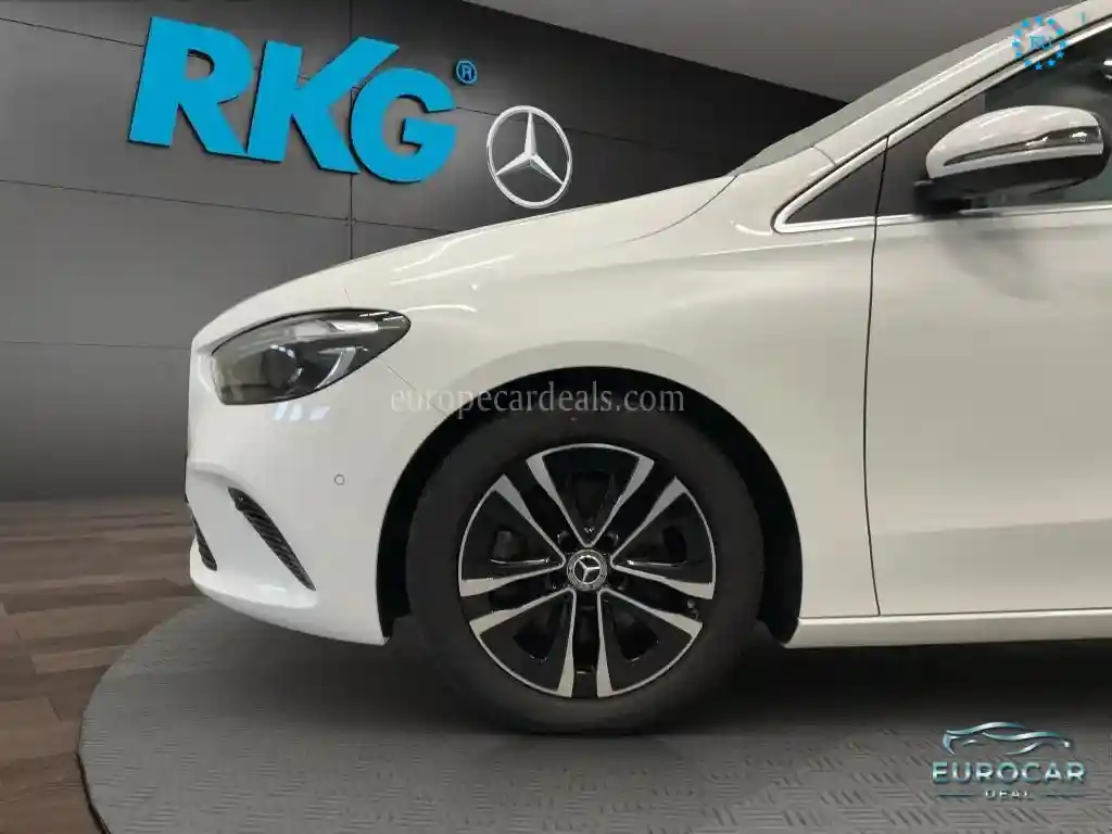 Mercedes-Benz B 220