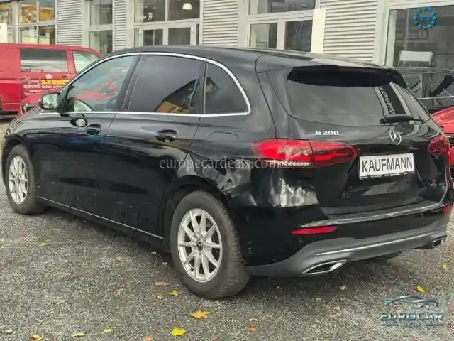 Mercedes-Benz B 200