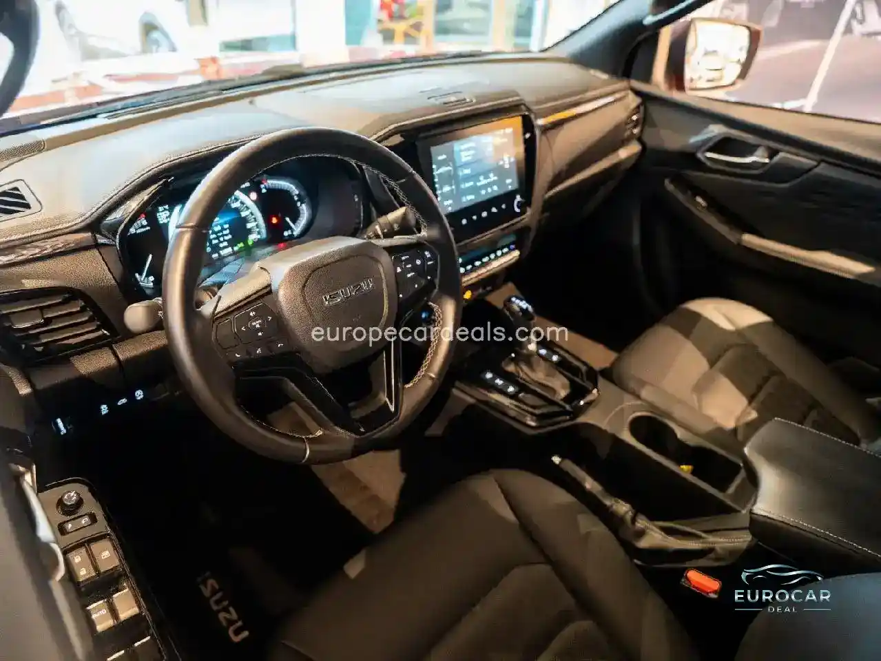 Double Cab 4WD V-CROSS – Neues Modell MJ24
