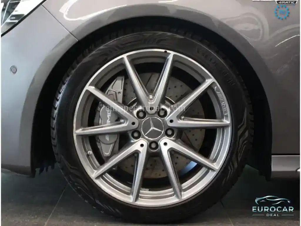 Mercedes-Benz CLA 45 AMG Shooting Brake