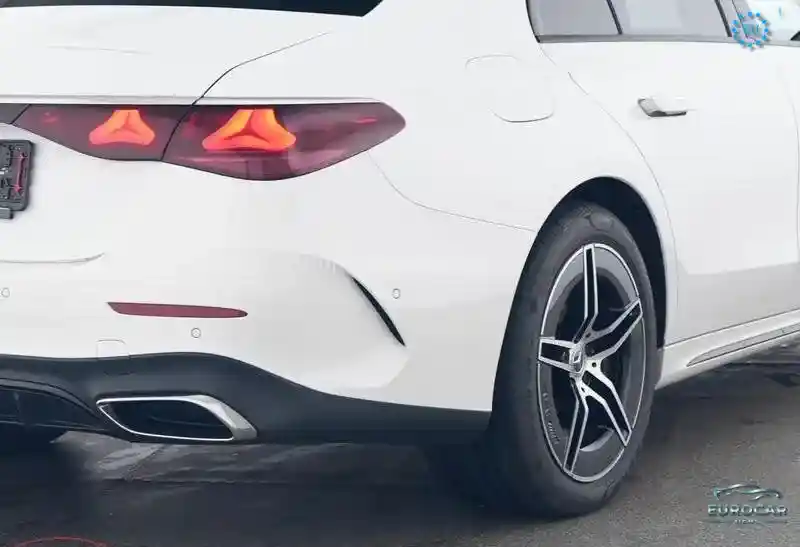 Mercedes-Benz E 300