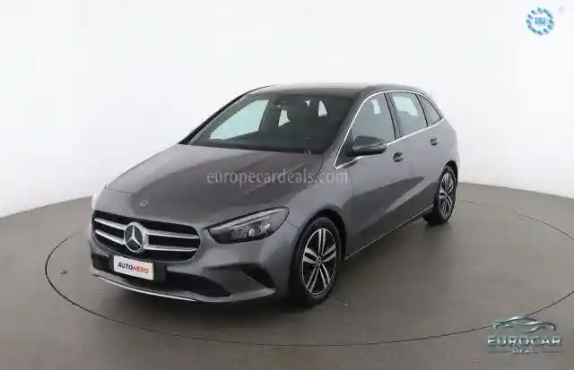 Mercedes-Benz B 180