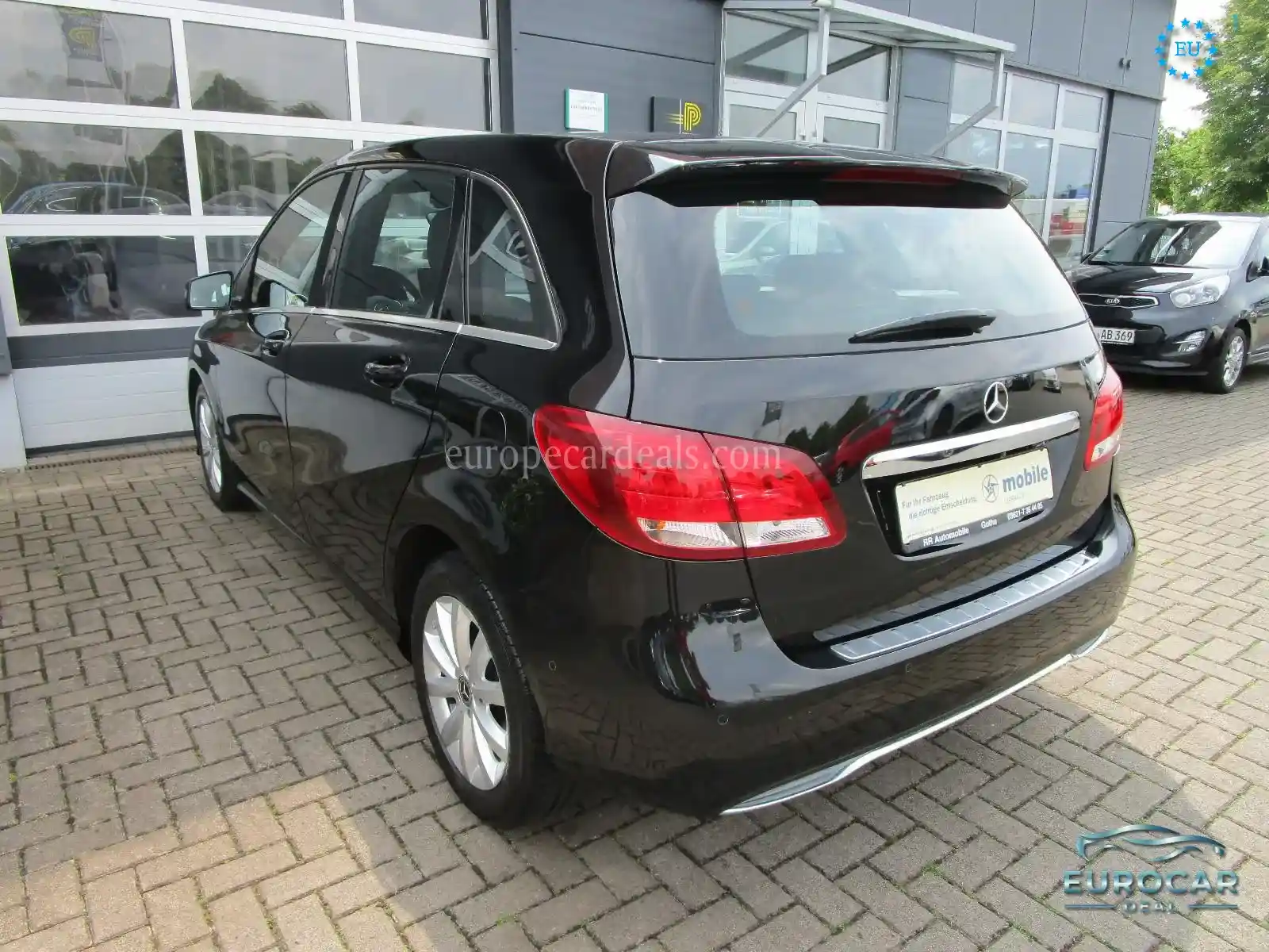 Mercedes-Benz B 180