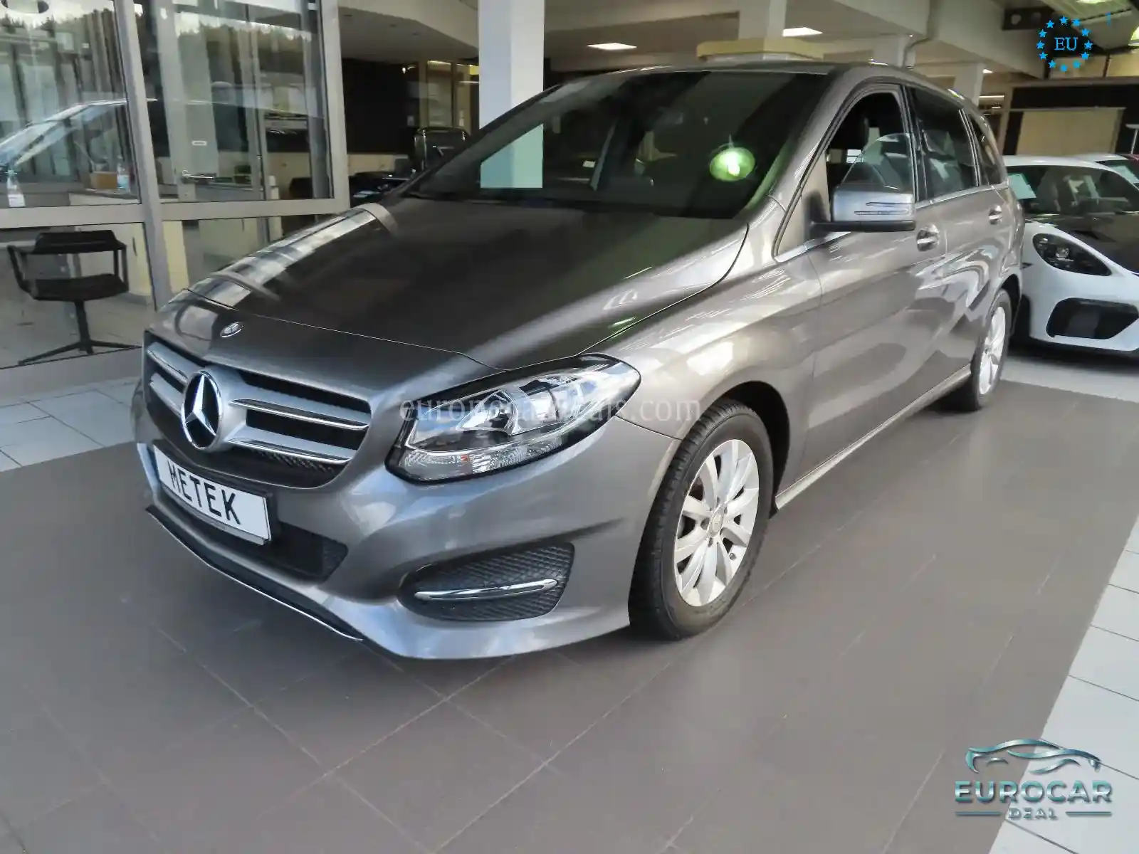 Mercedes-Benz B 180