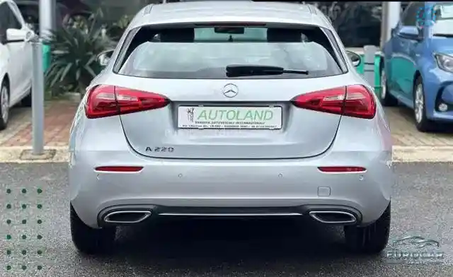 Mercedes-Benz A 220