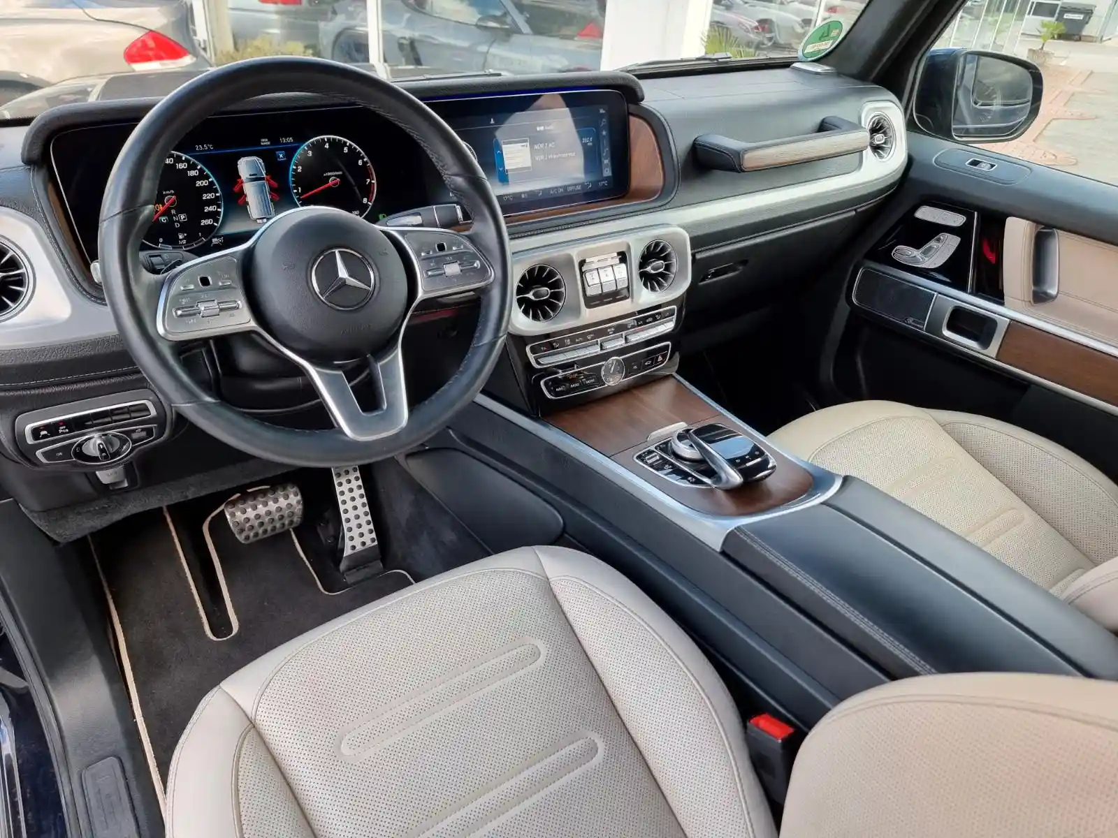 Mercedes-Benz G 500