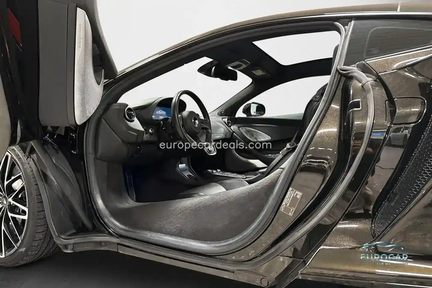 McLaren GT