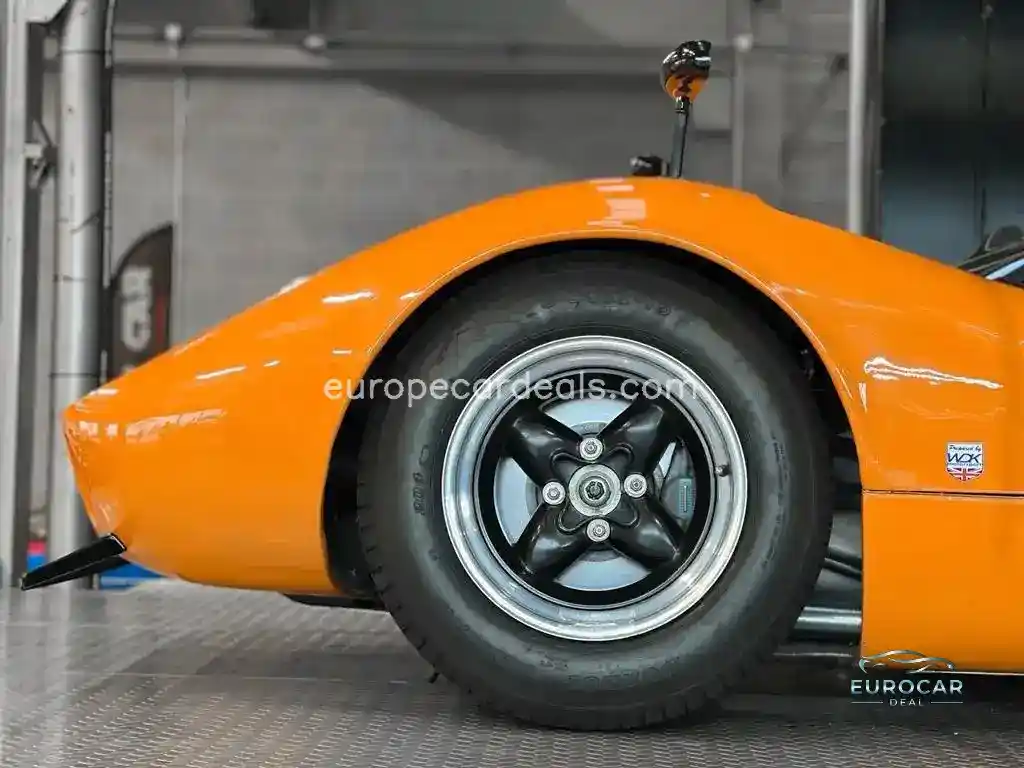 McLaren Elva