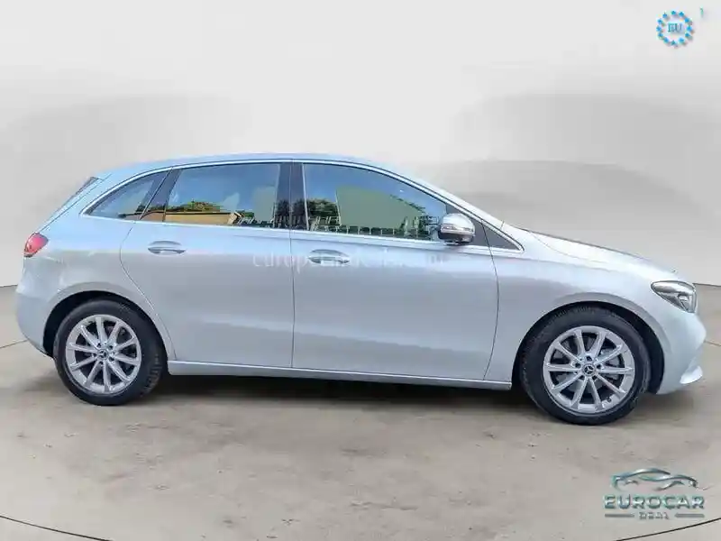 Mercedes-Benz B 220