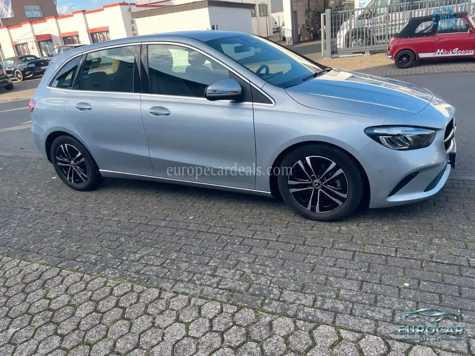 Mercedes-Benz B 180