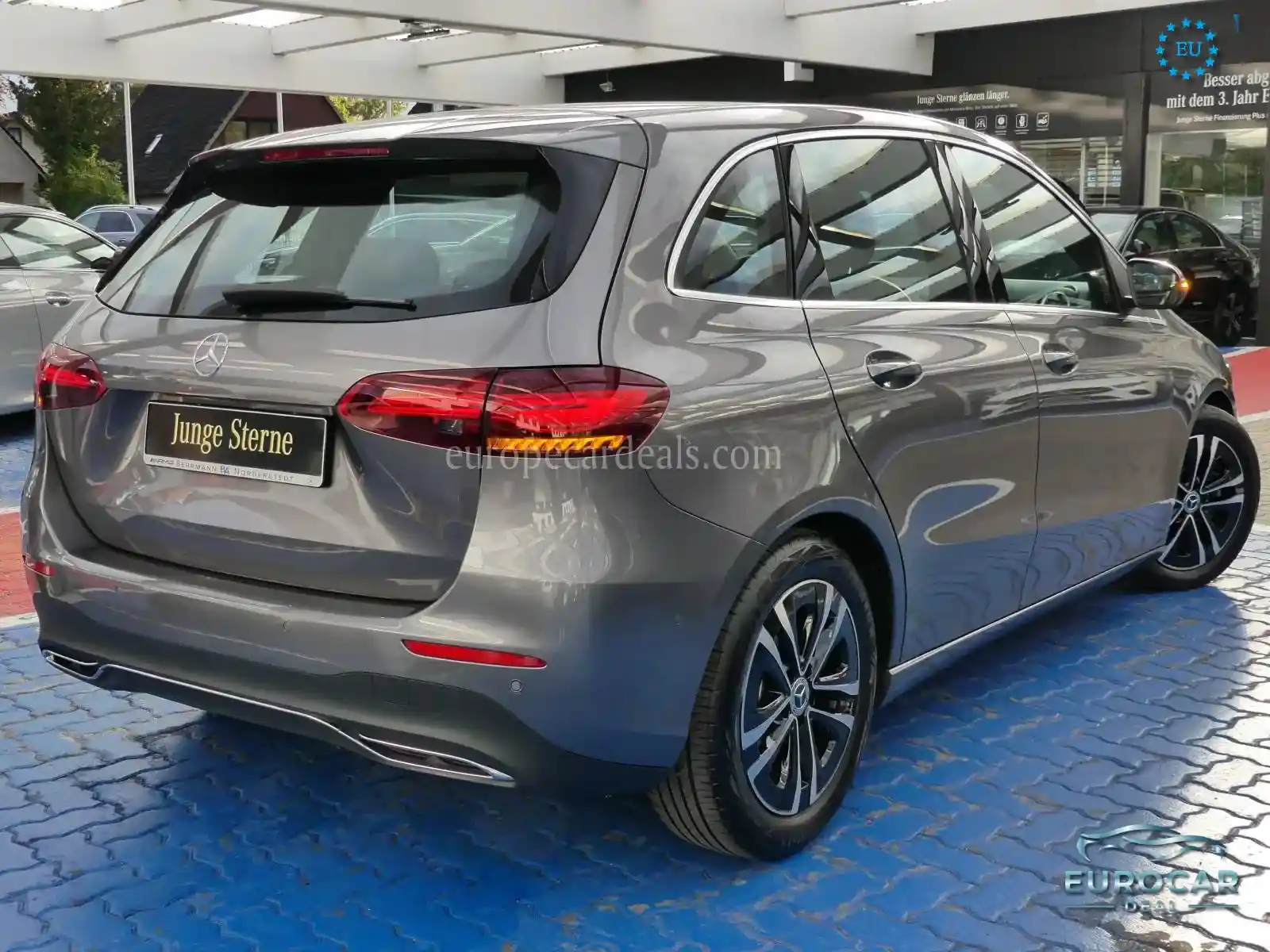 Mercedes-Benz B 180