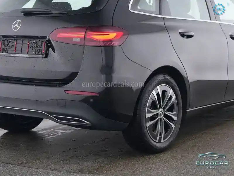 Mercedes-Benz B 180