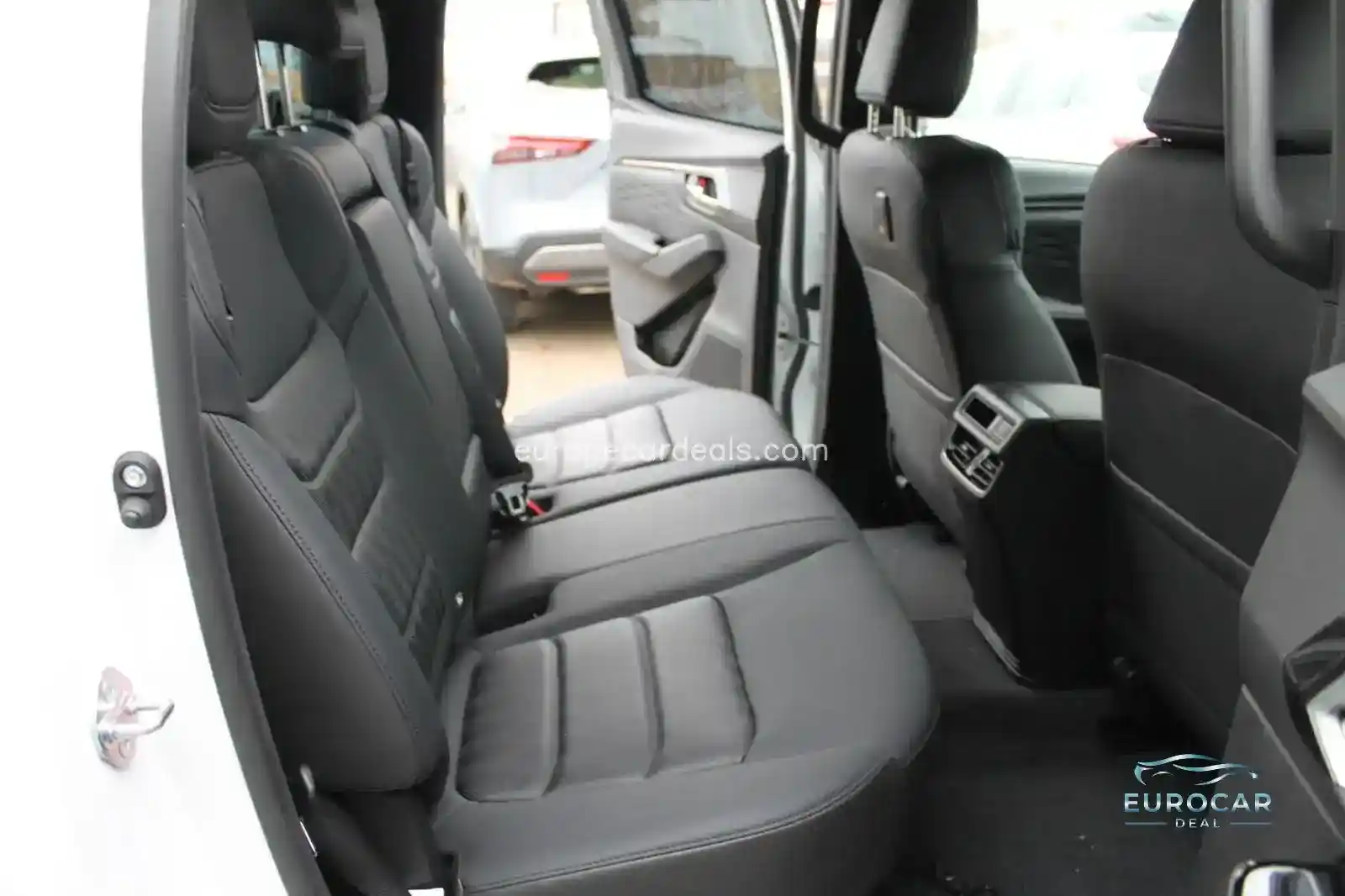 Double Cab 4WD V-CROSS Automatik