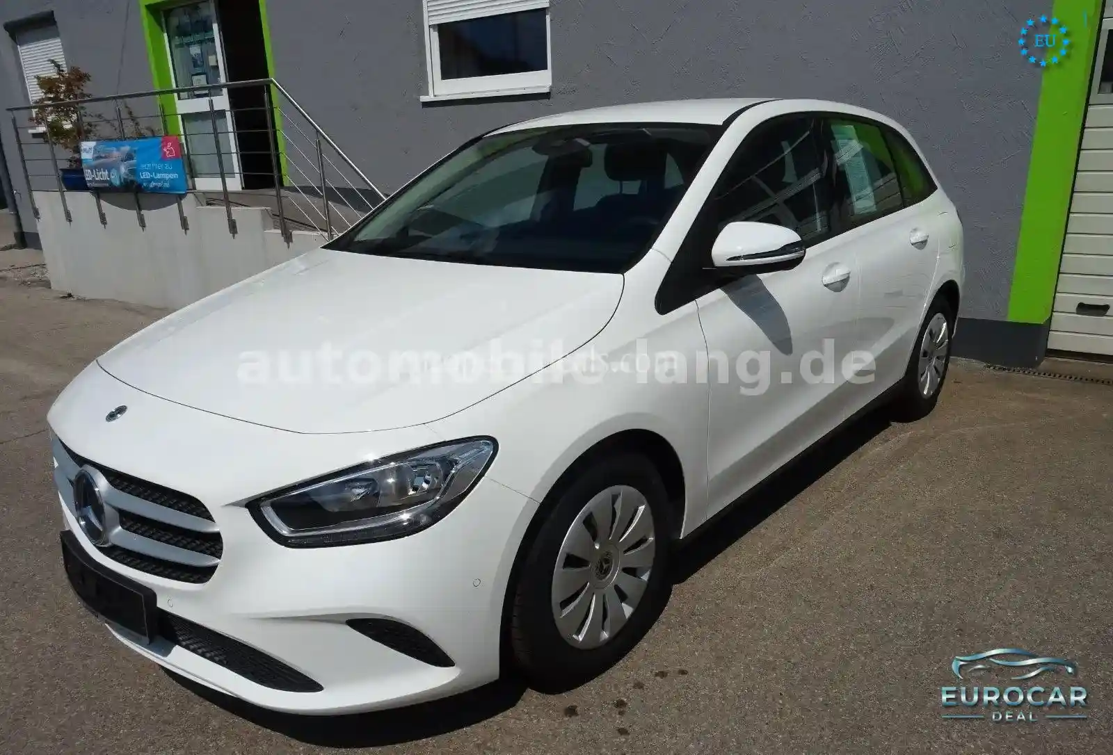 Mercedes-Benz B 180