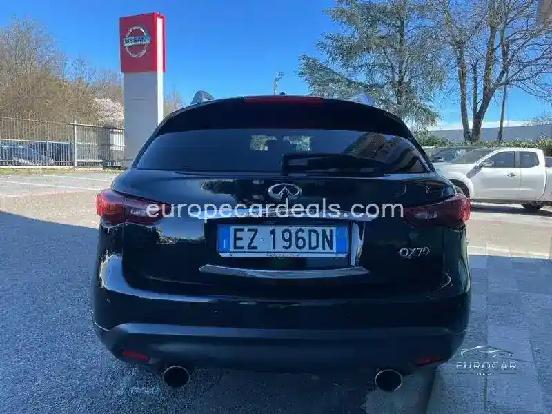 Infiniti QX70