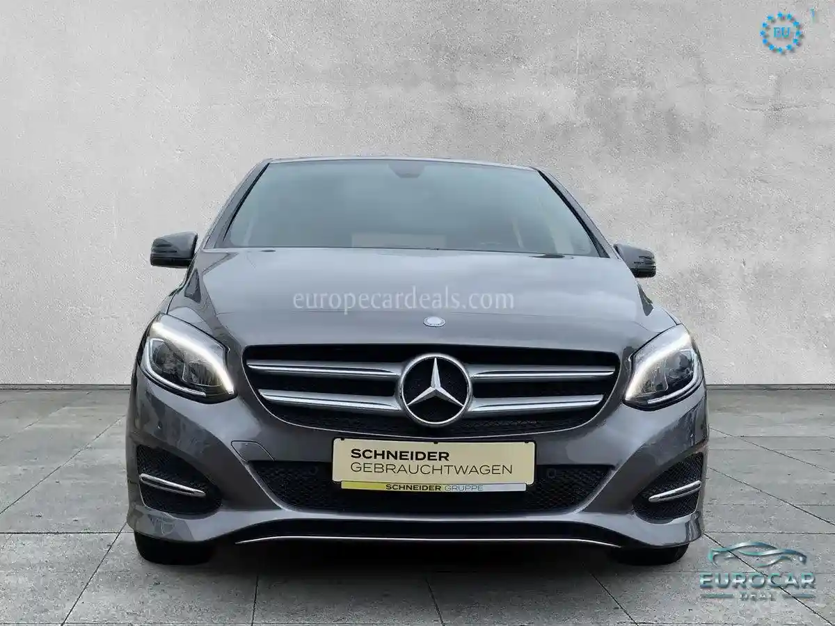 Mercedes-Benz B 180