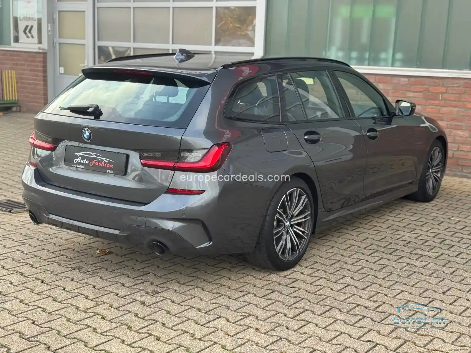 BMW 330