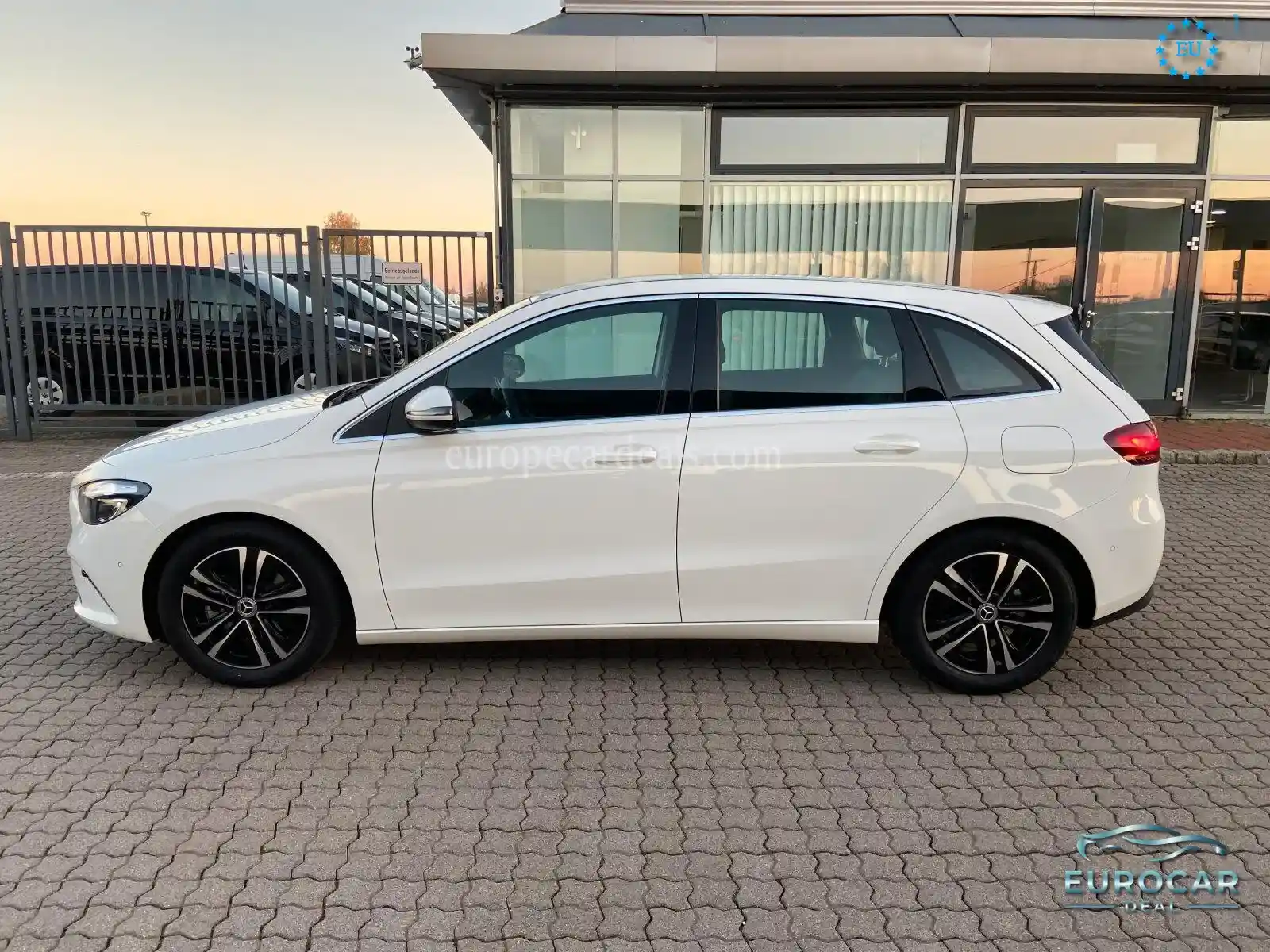 Mercedes-Benz B 180