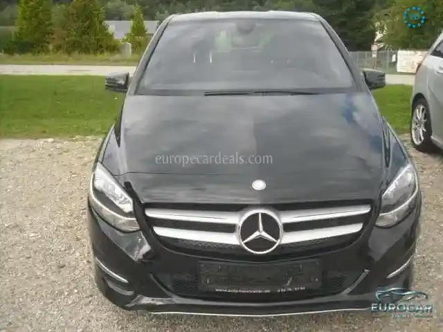 Mercedes-Benz B 200