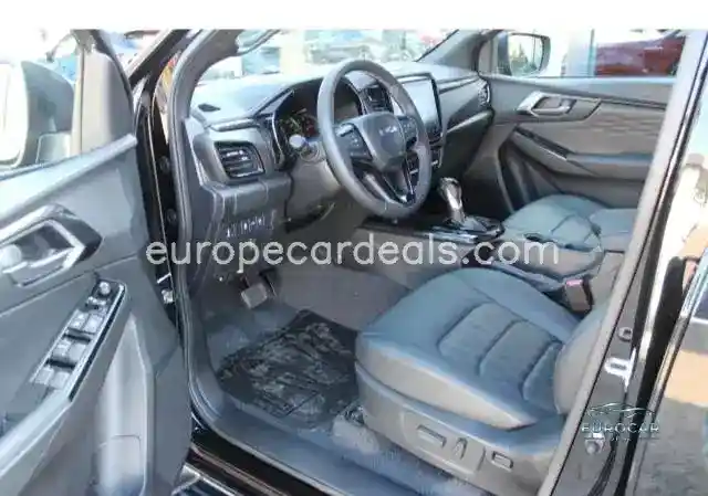 4×4 Double Cab V-CROSS Automatik