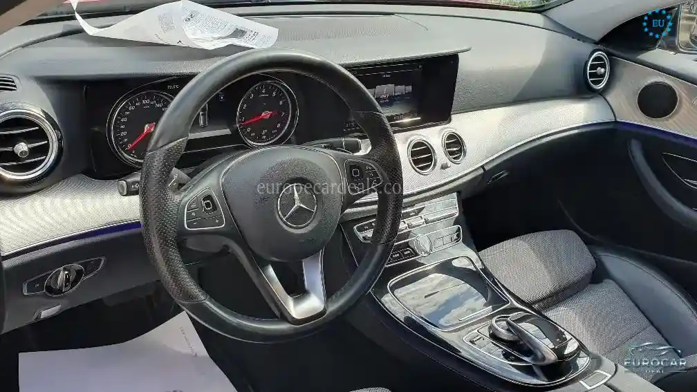 Mercedes-Benz E 200