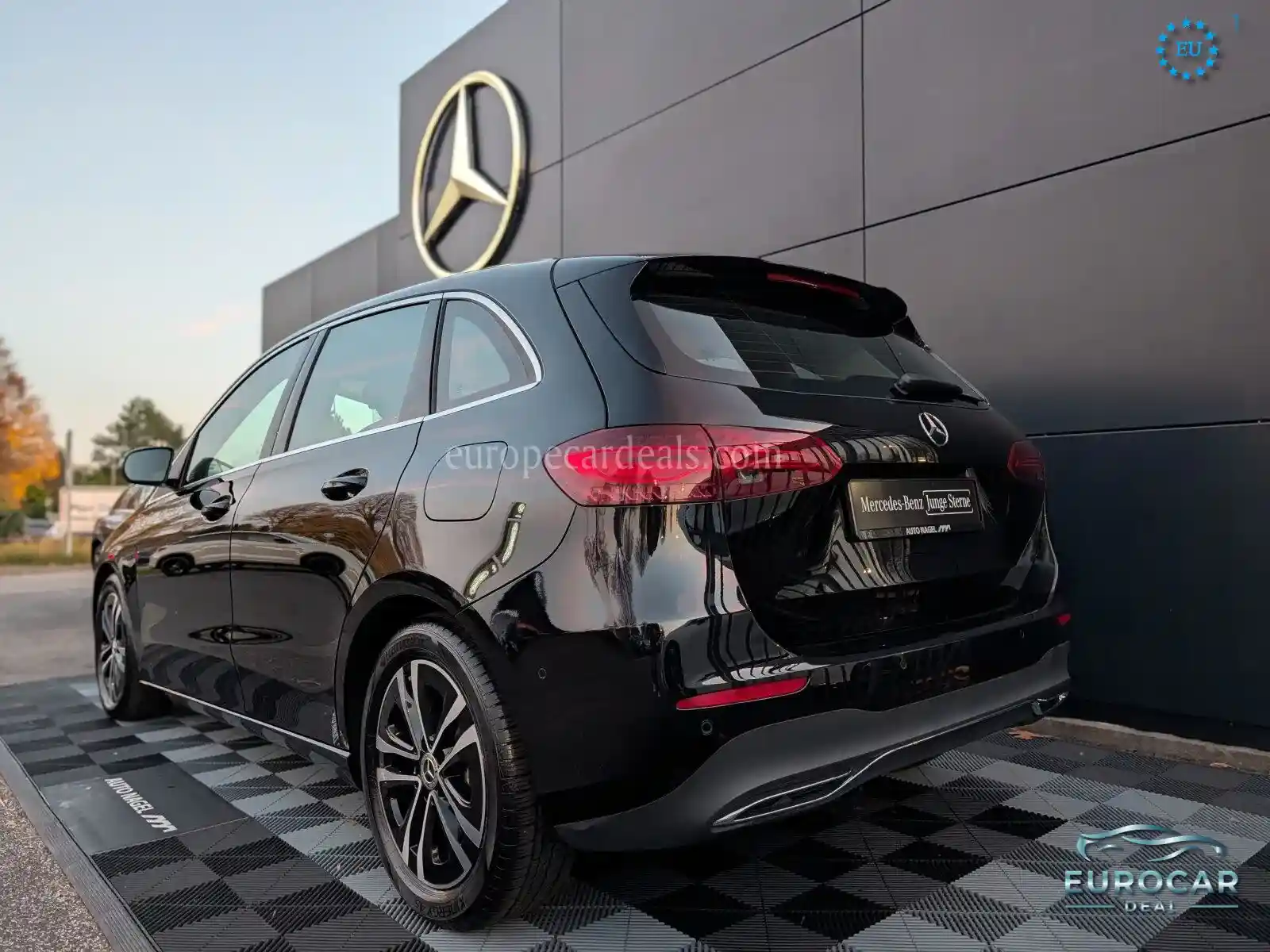 Mercedes-Benz B 180