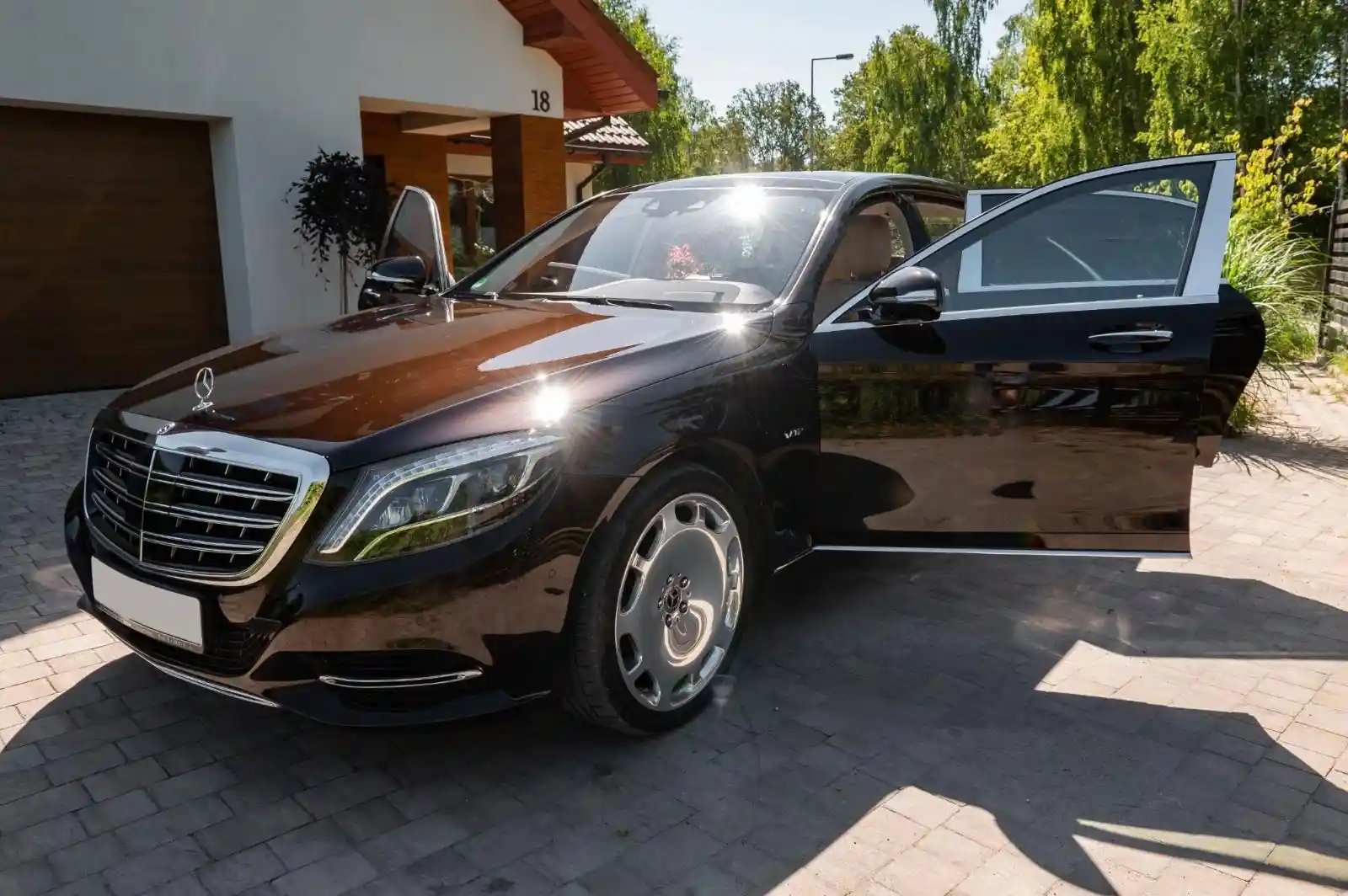 Mercedes-Benz S 600