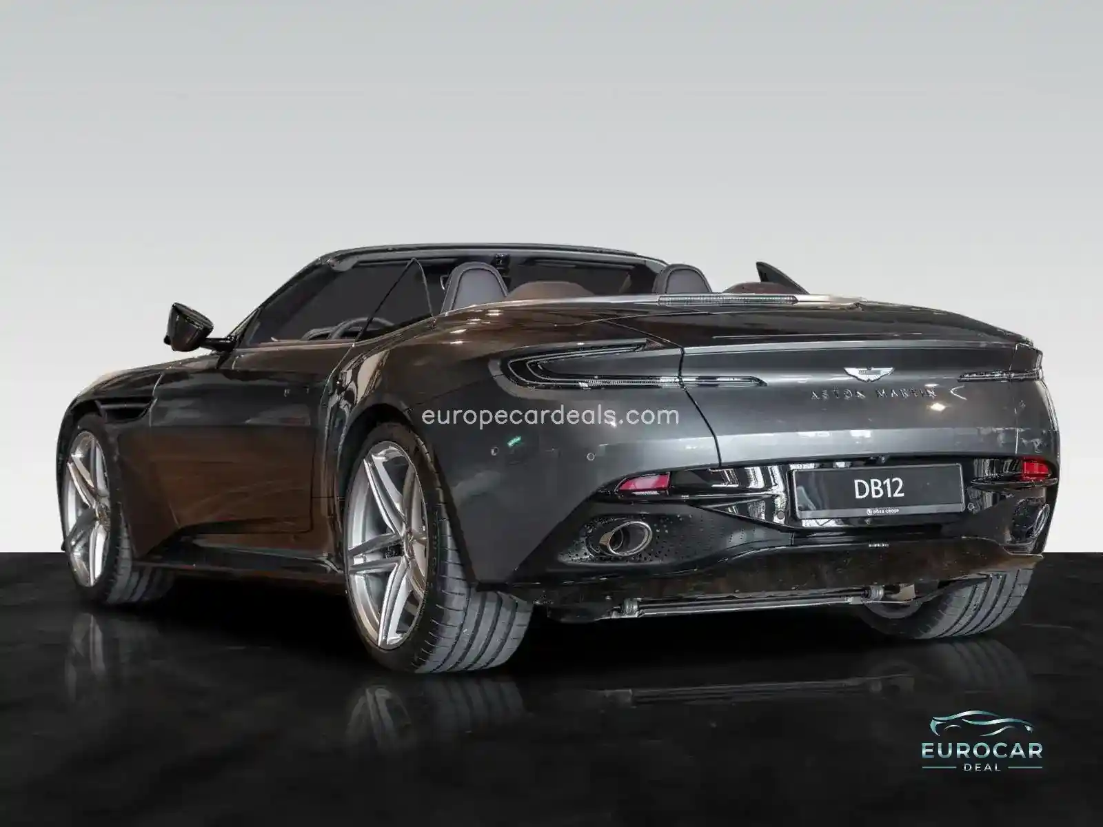 Aston Martin DB12