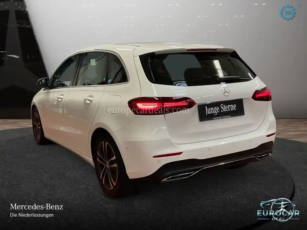 Mercedes-Benz B 180